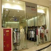 RUNWAY OUTLET